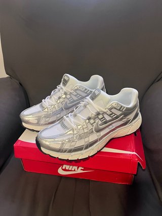 Nike P6000 Plata y Blanco