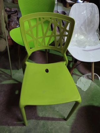 Silla verde diseño moderno