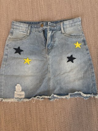 Falda corta vaquera con estrellas