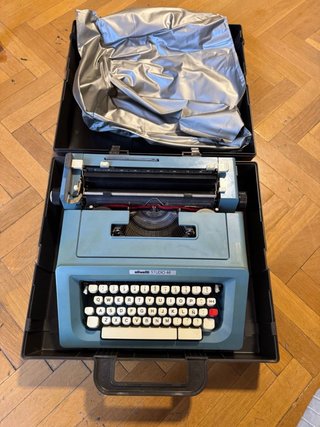 Máquina de escribir Olivetti Studio 46