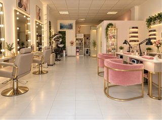 Peluqueria y Estética vendo por mudanza