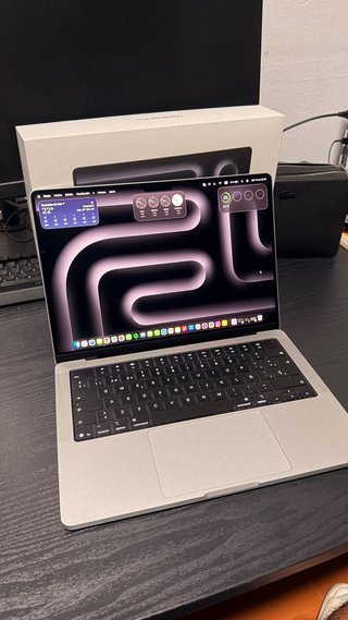 MacBook Pro M5 Argento