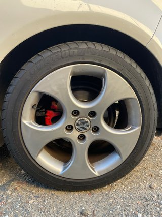 Llantas GTI 5 CAMBIO POR 18”