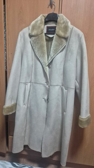Abrigo de Piel Beige sin.ladies