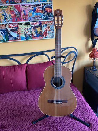 Hermosa Guitarra Alhambra 1C HT hecho en Alicante
