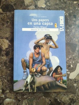 Uns papers en una capsa