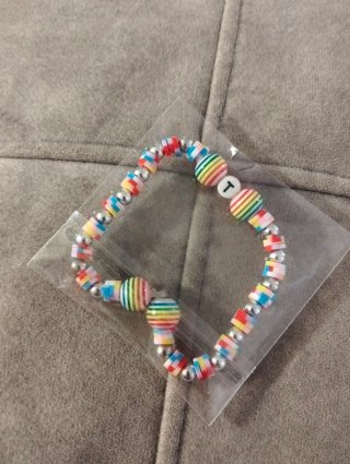 Pulsera y pendientes infantiles arcoíris