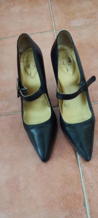 Scarpe in pelle Bata nere
