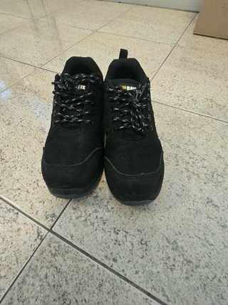 Scarpe antinfortunistiche nere n. 37