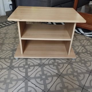 Mesa auxiliar de madera
