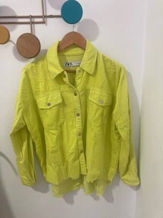 Camisa de pana amarilla Zara