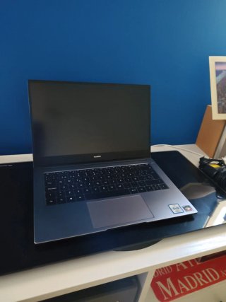 Huawei MateBook (Ryzen 5 / 8GB RAM / 512GB SSD)