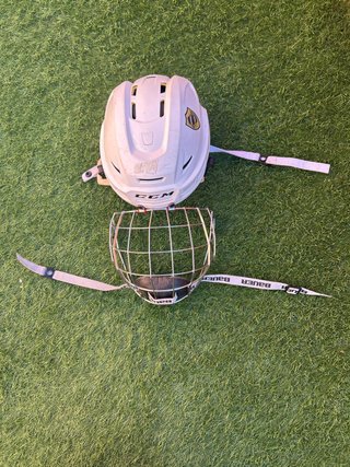 Casco con Rejilla Protectora