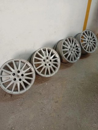 4 Llantas Renault 17 pulgadas
