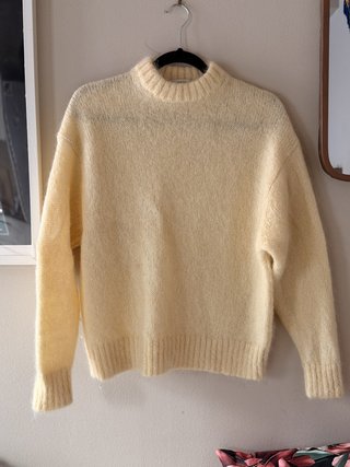 Jersey COS efecto mohair amarillo pastel XS