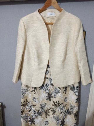 Traje 2 piezas: Chaqueta y Vestido