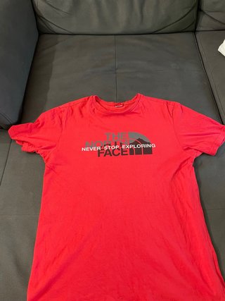 Camiseta The North Face Roja