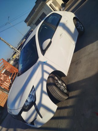 Peugeot 208 2021