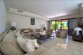 Piso en alquiler en La Dama de Noche-La Alzambra en Marbella