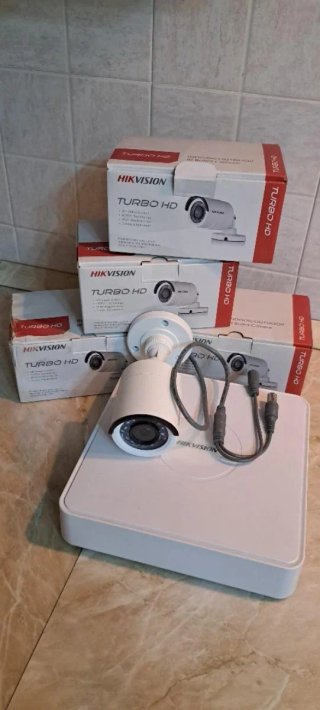 Kit Videosorveglianza Hikvision DVR + 4 Telecamere