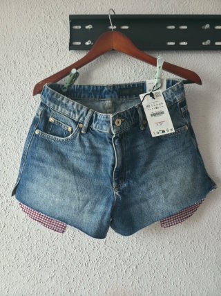 Short Vaquero Zara Azul con bolsillo vichy