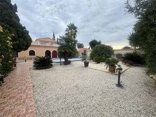 Chalet en venta en La Siesta - El Salado - Torreta en Torrevieja