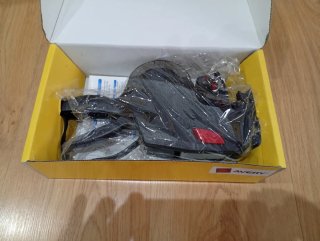 Etiquetadora Avery PL1/8 de una línea