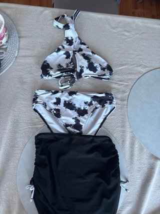 Bikini con faldita para niña talla 10/11 140