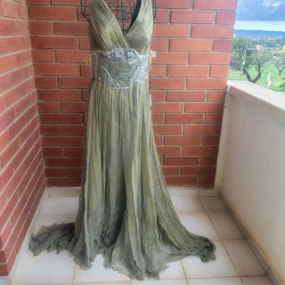 Vestido de gala con pedrería