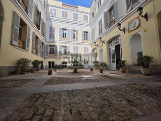 Local comercial en venta en Universidad - Malasaña en Madrid