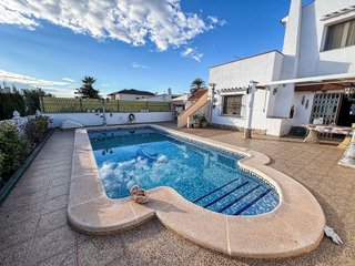Casa pareada en venta en La Siesta - El Salado - Torreta en Torrevieja