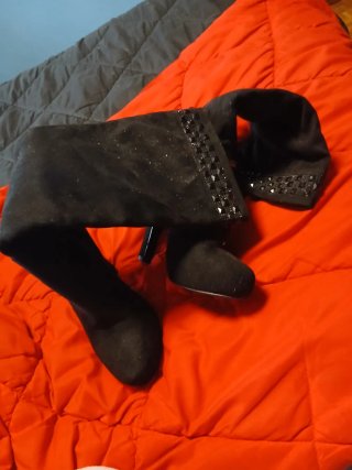 Botas Altas Negras con Detalle