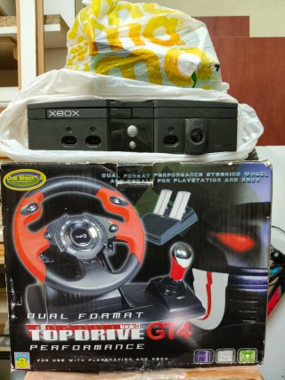Consola Xbox y Volante Logic3 TopDrive GT4