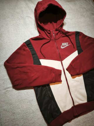 Sudadera Nike con capucha y cremallera