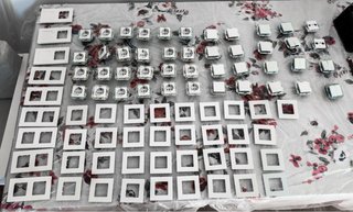 Lote de mecanismos eléctricos y marcos