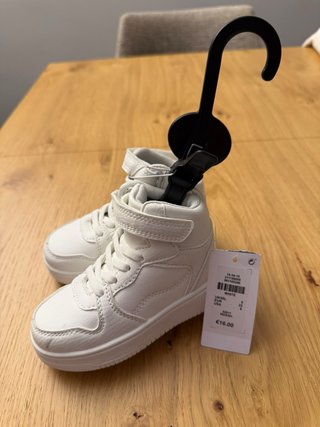 Zapatillas Blancas Niño Primark talla 22