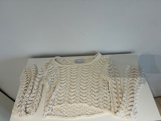 Top de punto Bershka beige