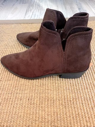 Botines de ante marrones