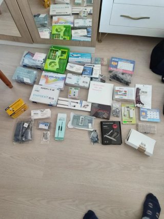 Lote de Componentes Electrónicos y Kits