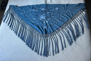 Mantoncillo traje de flamenca