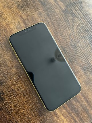 iPhone 11 64GB Amarillo
