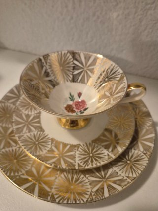 Trio de té vintage porcelana oro