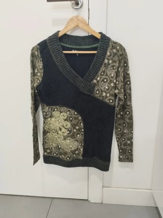 Camiseta estilo desigual Verde y Negra Talla M