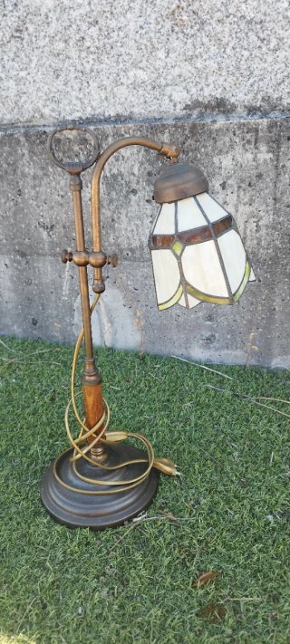 Lámpara de mesa estilo Tiffany