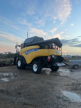 Cosechadora New Holland CR9070