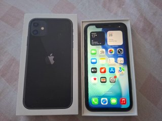 iPhone 11 Negro/Gris Espacial