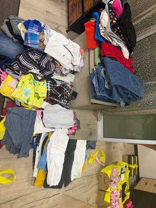 Lote de ropa variada mujer-200 piezas 30 bikinis