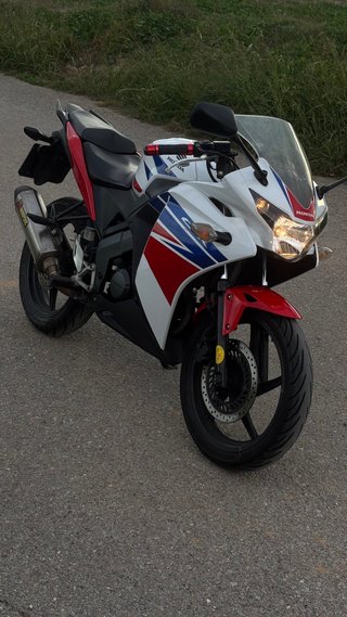 Honda CBR125R