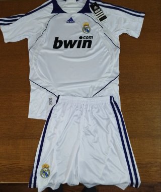 Conjunto Real Madrid Niño Talla 28