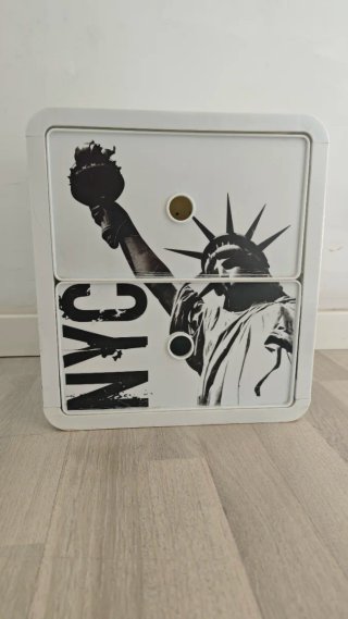 Cajonera Araven con diseño NYC